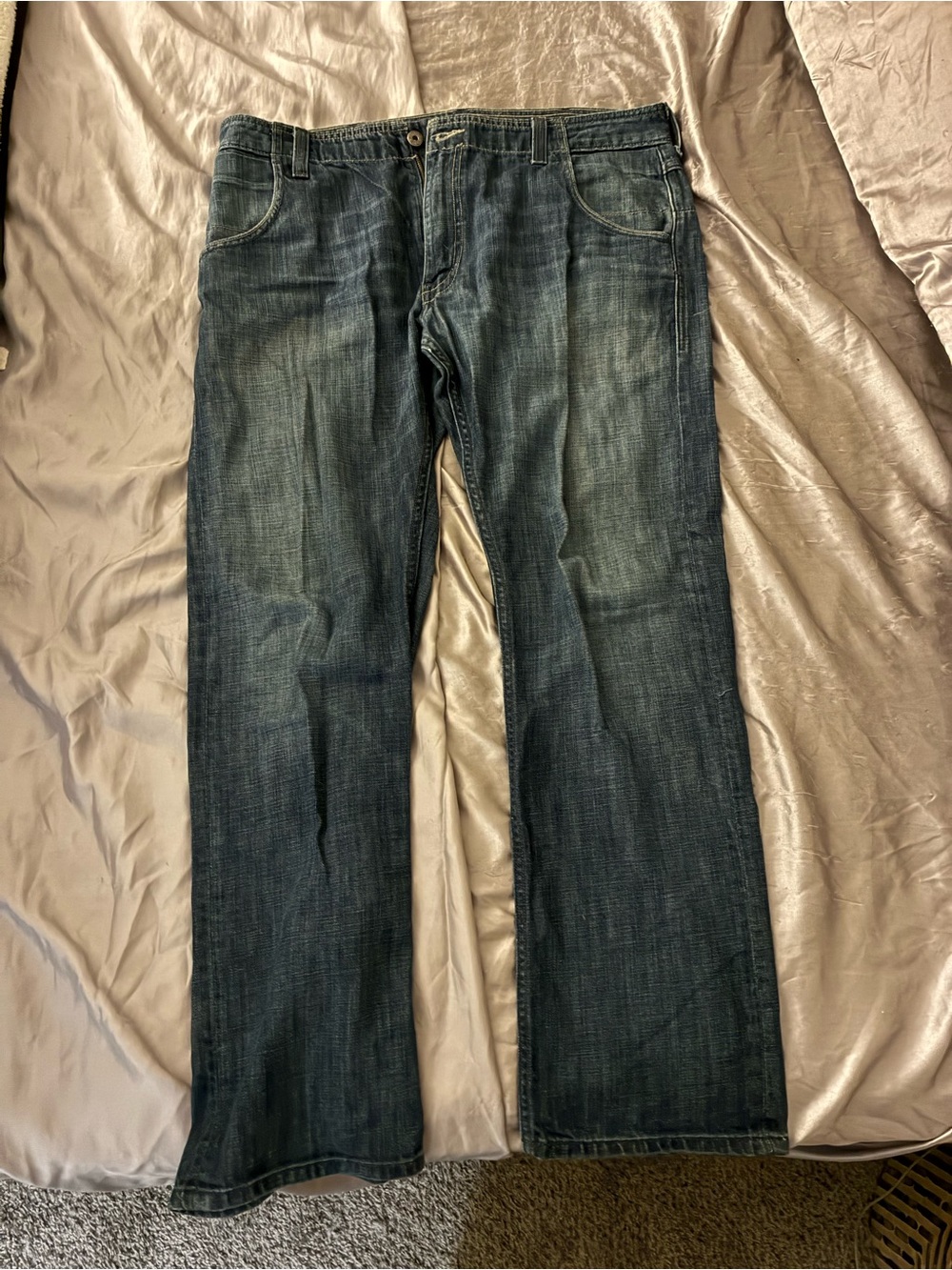 Levi's Men's Washed Blue Relaxed Fit Jeans 38 x 32